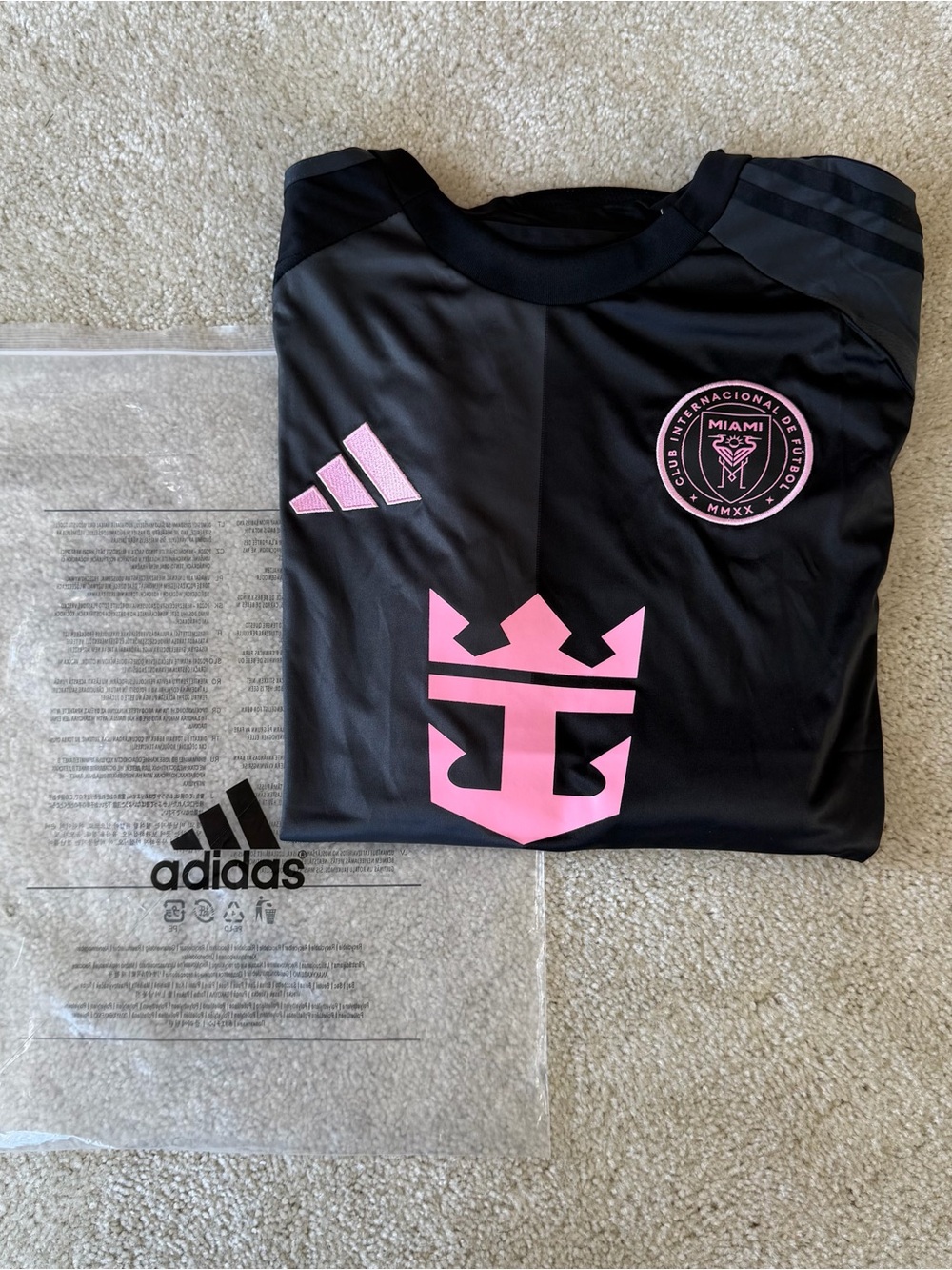 Messi #10 Adidas Black and Pink Inter Miami Mens Soccer Jersey - Picture 9 of 9